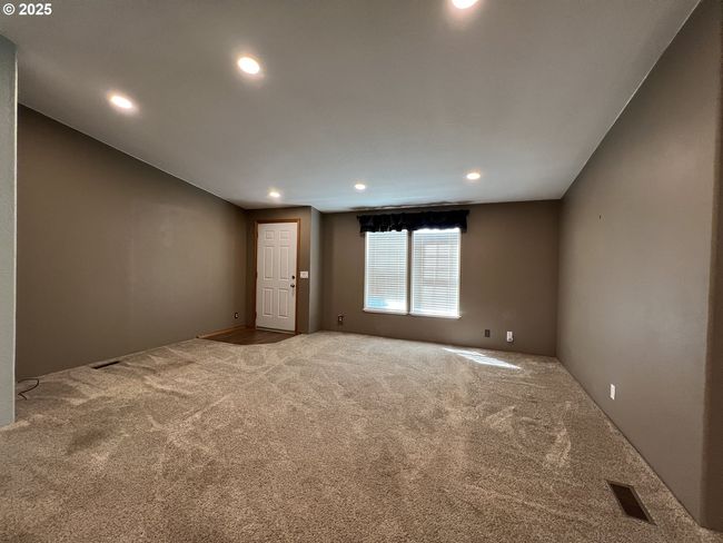 32415 E Loop Rd, House other with 3 bedrooms, 2 bathrooms and null parking in Hermiston OR | Image 16