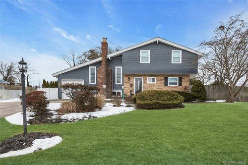 360 Locust Ave, Oakdale, NY, 11769-1613 | Card Image