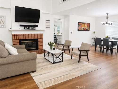 29105 Marilyn Dr, Canyon Country, CA, 91387 | Card Image