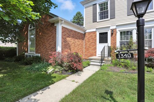 1340 Kings Cove Dr, Rochester Hills, MI, 48306-4236 | Card Image
