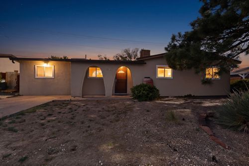 2916 Calle De Pinos Altos, Santa Fe, NM, 87507-5365 | Card Image