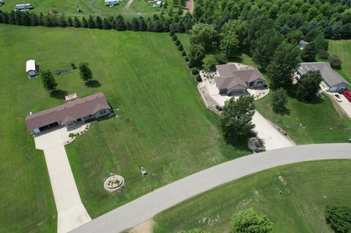 15 Lake Shetek Dr, Slayton, MN, 56172-1918 | Card Image