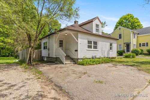 165 E Division St, Rockford, MI, 49341-1263 | Card Image