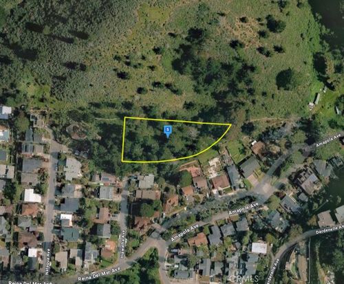 141 Hiawatha Avenue, Pacifica, CA, 94044 | Card Image