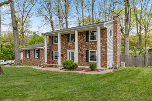 4400 Highfield Rd, Waterford Twp, MI, 48329-3841 | Card Image