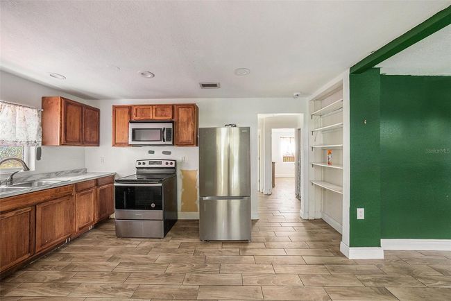 8606 N 9 Th St, House other with 2 bedrooms, 2 bathrooms and null parking in TAMPA FL | Image 5