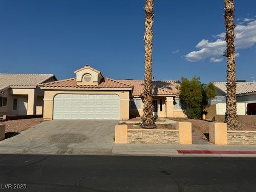 4848 Califa Dr, Las Vegas, NV, 89122-7576 | Card Image