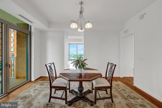 UNIT-907 - 11990 Market St, Condo with 3 bedrooms, 2 bathrooms and null parking in RESTON VA | Image 5