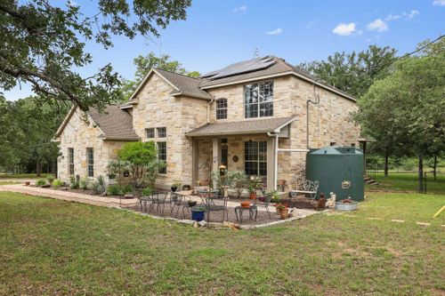 202 The Oaks Blvd, Elgin, TX, 78621-5804 | Card Image