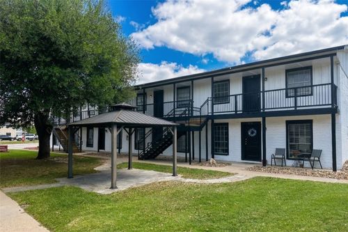 d10-3300 S College Ave, Bryan, TX, 77801-3387 | Card Image