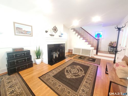 1093 Shippan Ave, Stamford, CT, 06902-7420 | Card Image