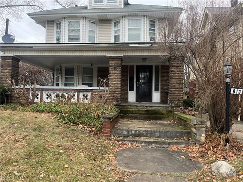 913 Herrick Rd, Cleveland, OH, 44108-2804 | Card Image