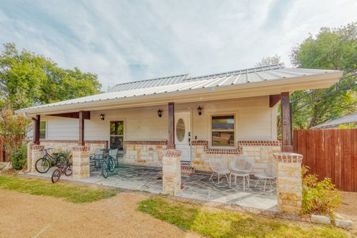 411 S Prairie Street, Pilot Point, TX, 76258 | Card Image