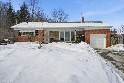 7 Piott Crt, Stoney Creek, ON, L8G2W2 | Card Image