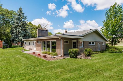 11307 W Garfield Avenue, Wauwatosa, WI, 53226 | Card Image