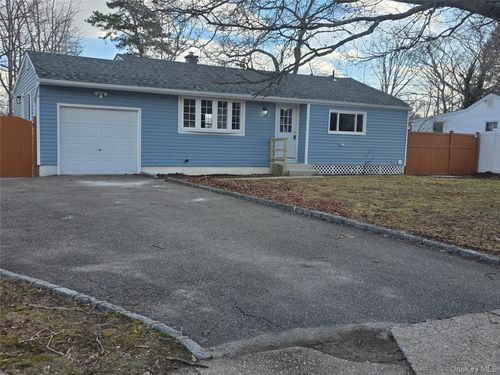340 Half Mile Rd, Central Islip, NY, 11722-2525 | Card Image