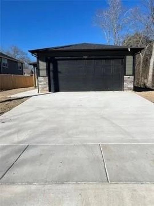 410 S 2nd St, Bonham, TX, 75418-4729 | Card Image