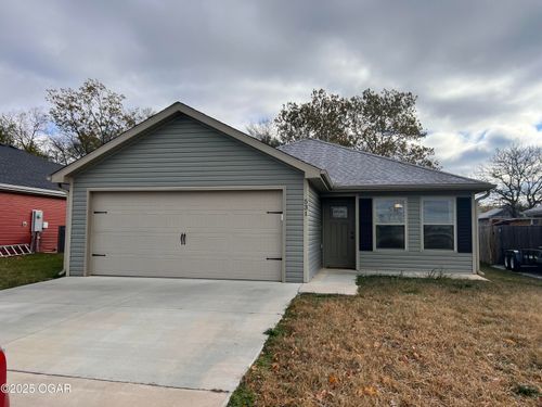 531 S Walnut St, Carterville, MO, 64835-1742 | Card Image