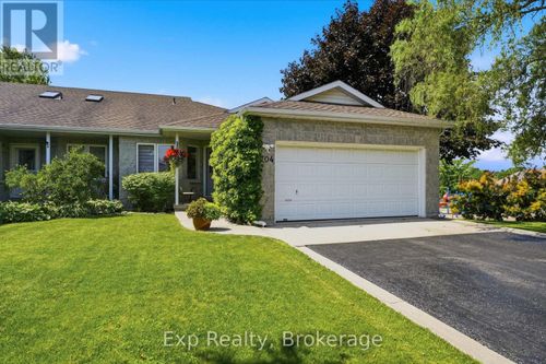 704 Millwood Drive, Kingston (City SouthWest), ON, K7M8Z1 | Card Image