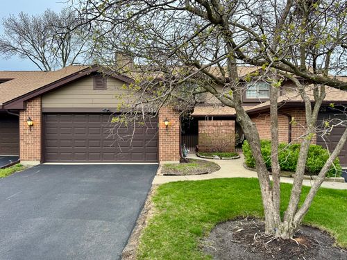 132 White Birch Ln, Westmont, IL, 60559-1093 | Card Image