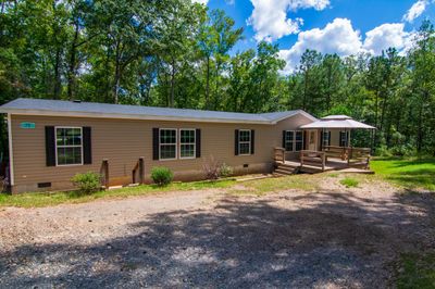 75 N Comet Street, House other with 4 bedrooms, 2 bathrooms and null parking in Fortson GA | Image 2