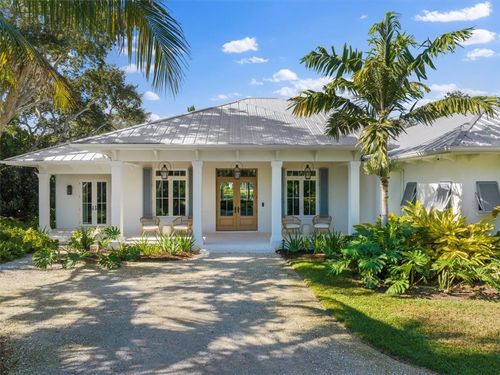 2207 Cove Dr, Vero Beach, FL, 32963-2133 | Card Image