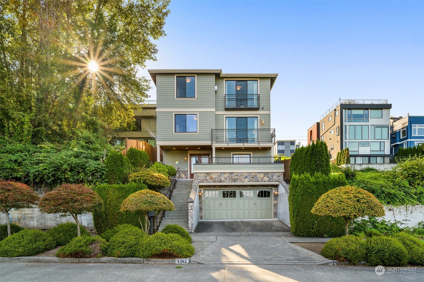 33rd Ave, Seattle, WA 98144