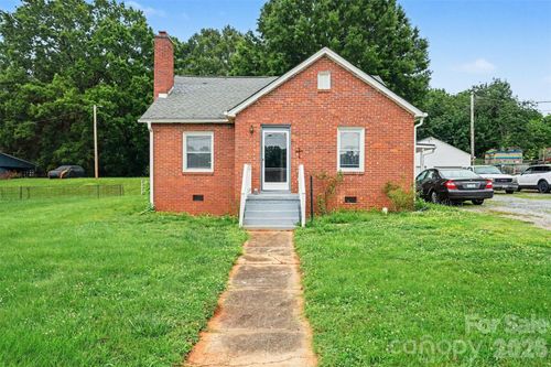 517 N Carolina Ave, Maiden, NC, 28650-1112 | Card Image