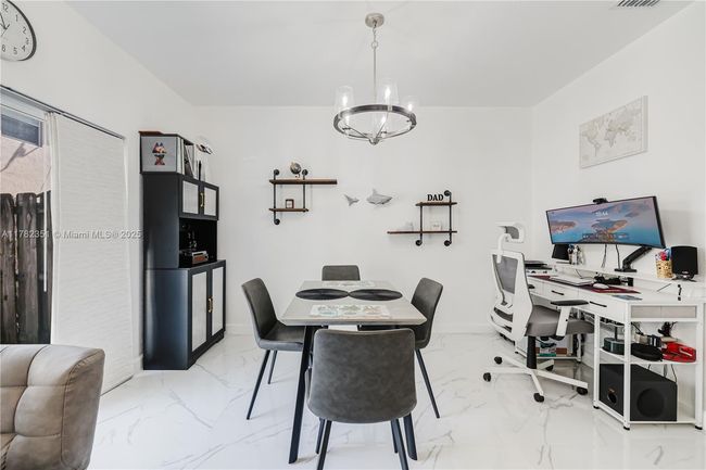 9369 Sw 221 St St, Townhouse with 2 bedrooms, 3 bathrooms and null parking in Cutler Bay FL | Image 11