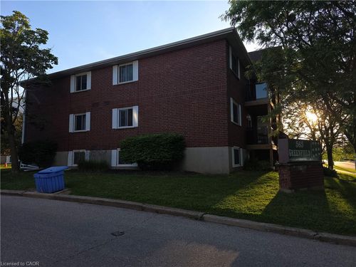 902-565 Greenfield Ave, Kitchener, ON, N2C2P5 | Card Image