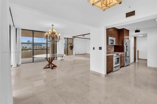 3j-19355 Turnberry Way, Aventura, FL, 33180-2532 | Card Image