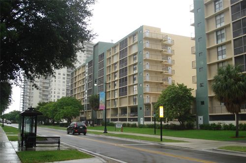 s308-17500 N Bay Rd, Sunny Isles Beach, FL, 33160-2872 | Card Image