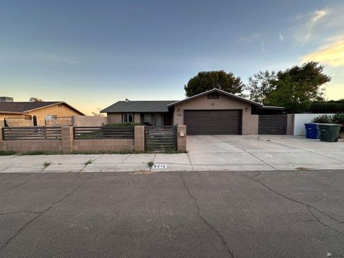 3215 W London Dr, Yuma, AZ, 85364-5068 | Card Image