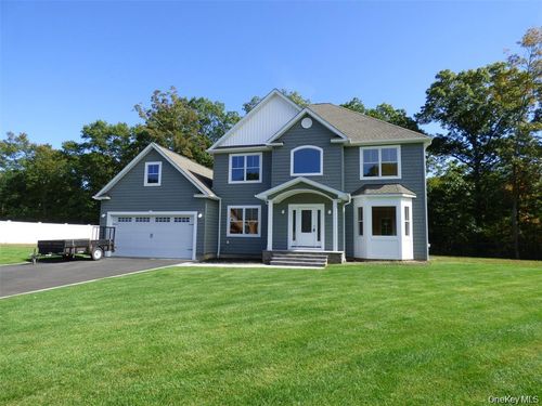 5-5 Lakeland Woods Court, Islip, NY, 11749 | Card Image