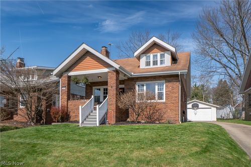 2416 4th St, Cuyahoga Falls, OH, 44221-2631 | Card Image