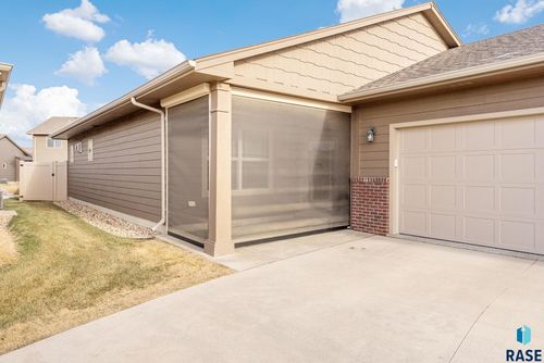 5016 E 64th St Street, Sioux Falls, SD, 57108-3056 | Card Image