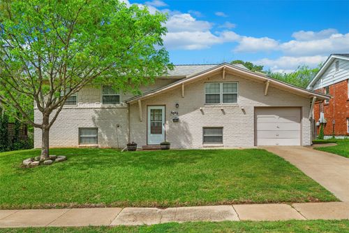 1011 S Delaware St, Irving, TX, 75060-5354 | Card Image