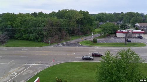 8610 N Knoxville Ave, Peoria, IL, 61615 | Card Image