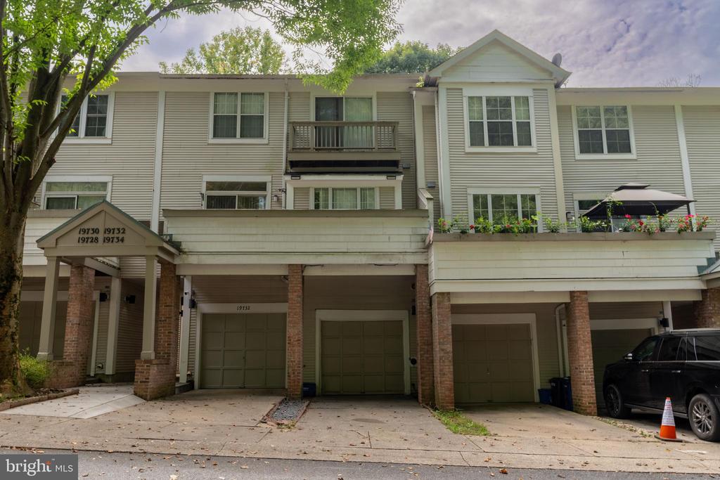 Crested Iris Way, Montgomery Village, MD 20886