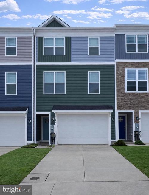 225 Jenkins Way, GLEN BURNIE, MD, 21061-5261 | Card Image