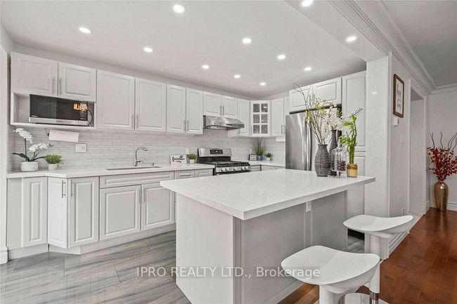 2764 Willowmore Way, House other with 3 bedrooms, 2 bathrooms and 4 parking in Mississauga ON | Image 8