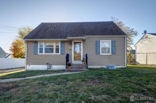 111 Longview Cir, Fords, NJ, 08863-2023 | Card Image