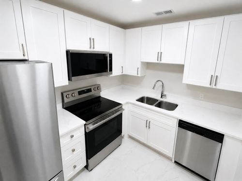 105-13 Lake Vista Trl, Port St Lucie, FL, 34952-6332 | Card Image
