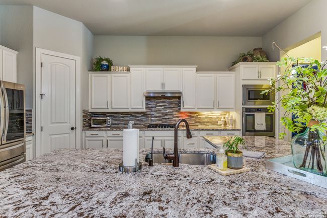 8822 Whisper Gate, House other with 4 bedrooms, 3 bathrooms and null parking in Fair Oaks Ranch TX | Image 9