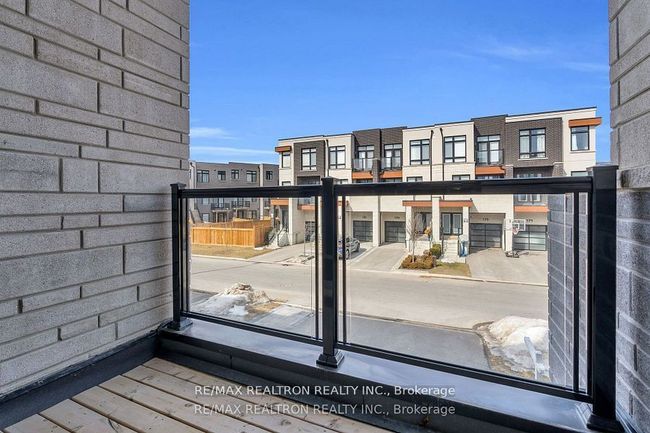 178 Golden Trail, House attached with 5 bedrooms, 4 bathrooms and 1 parking in Vaughan ON | Image 10