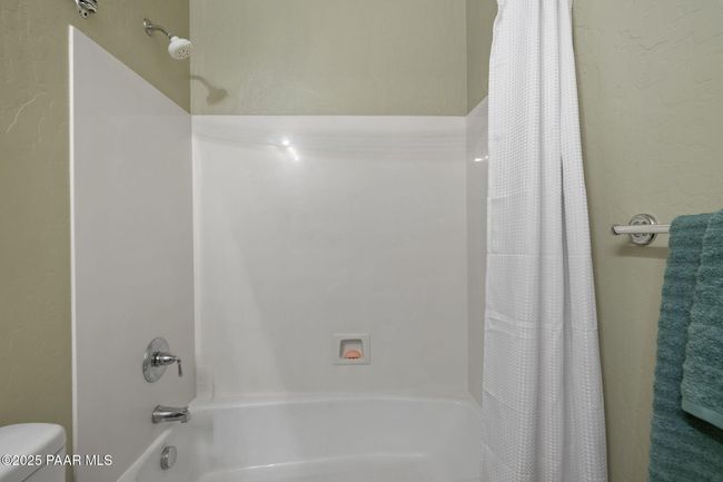 Full Bath | Image 30