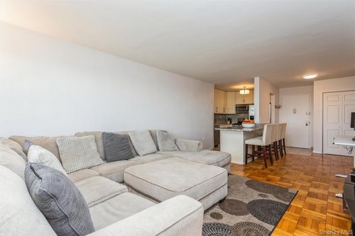 17k-1841 Central Park Ave, Yonkers, NY, 10710-2916 | Card Image