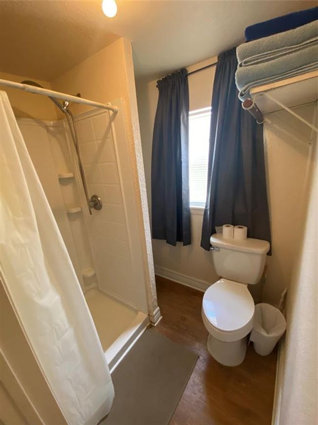 450 Matagorda St, Home with 1 bedrooms, 1 bathrooms and null parking in Matagorda TX | Image 11