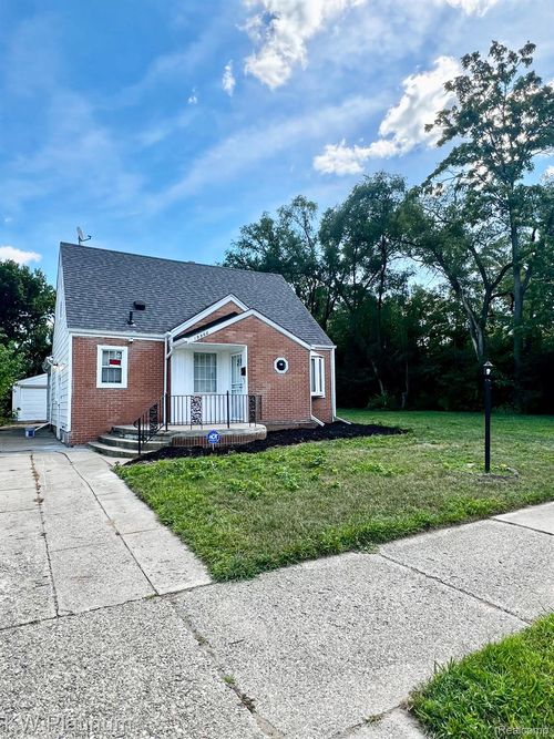 19960 Mendota St, Detroit, MI, 48221-1046 | Card Image