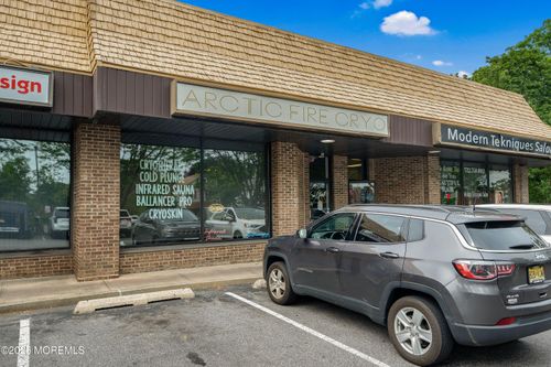 4-661 Broad St, Shrewsbury, NJ, 07702-4180 | Card Image